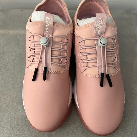 CLOVES - Picture 2 of 5